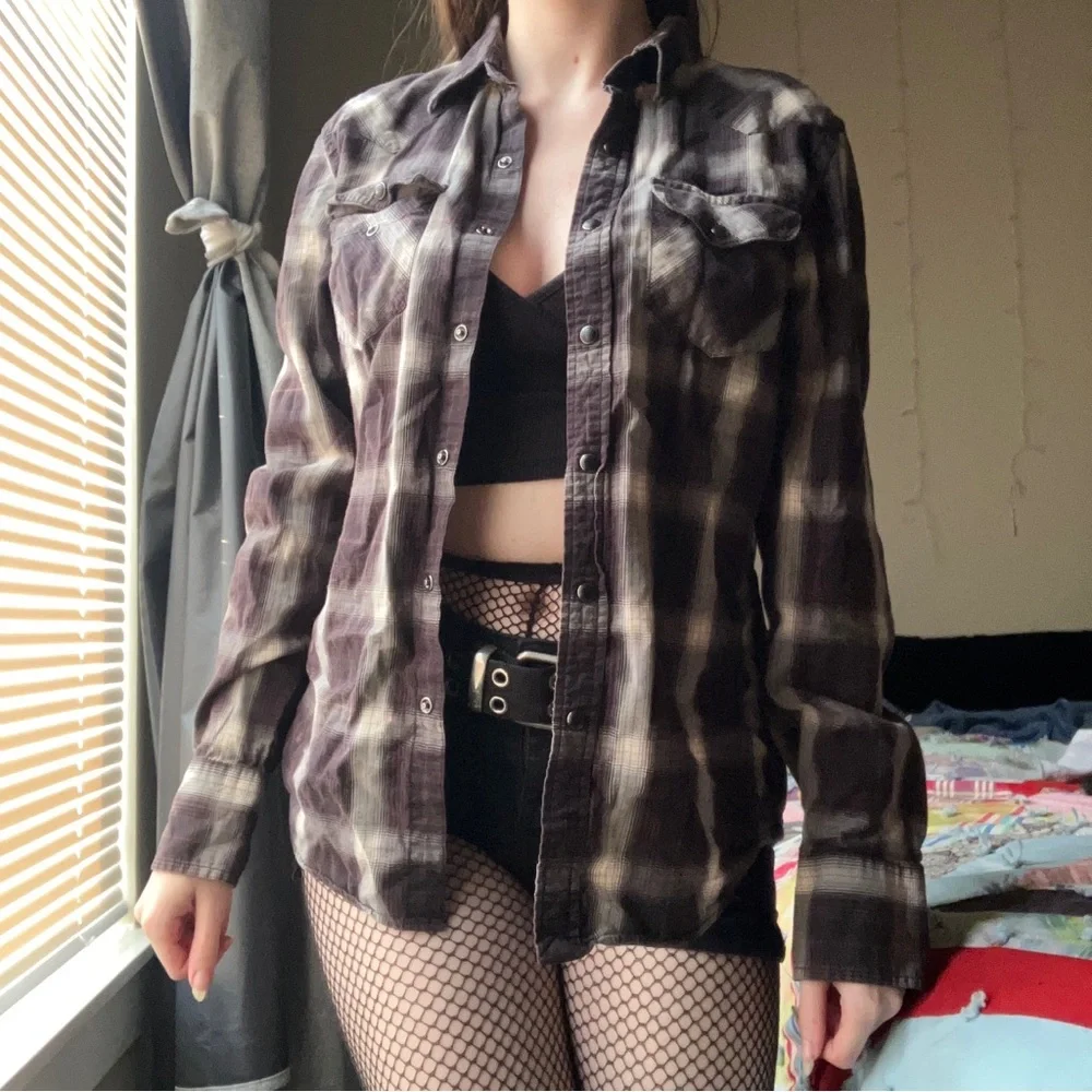 UNIQUE MONOCHROMATIC SNAP UP FLANNEL - Picture 10 of 16